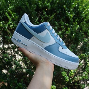 White and blue air force 1s sales