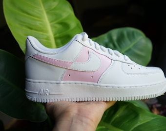 nike air with pink tick