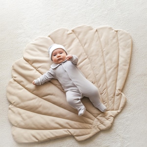 Shell Play Mat, Beige Baby Plat Mat, Quilted Play Mat, Linen Baby Play Mat, Baby Shower Gift, Nursery Decor