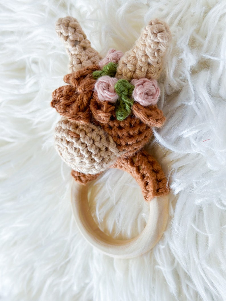 Crochet baby rattle CLYDE the HIGHLAND COW image 7