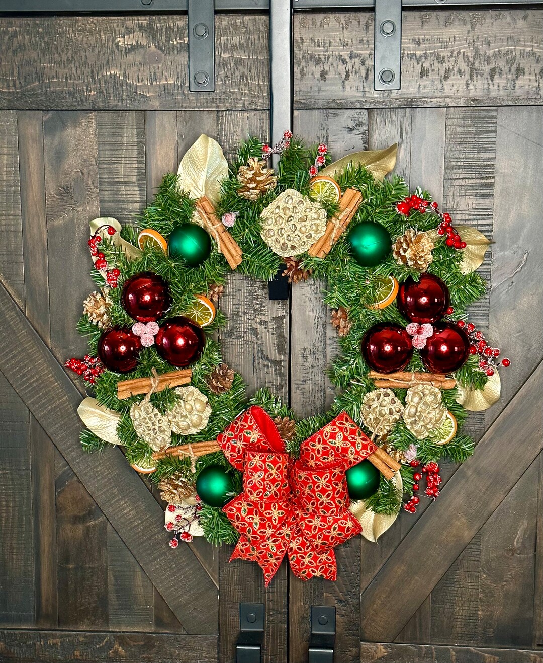 Victorian Christmas Wreath: Magnolia, Oranges, Cinnamon, Pinecones