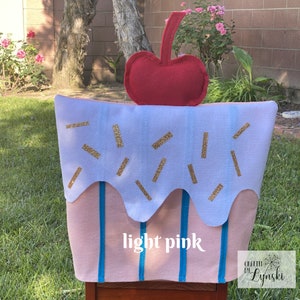 Light Pink Cupcake Chair Cover - Gold Sprinkles