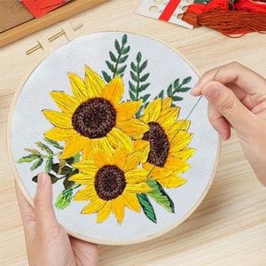 Sunflower embroidery kit, beginner embroidery kit, floral embroidery kit, modern embroidery kit, DIY craft kits gift for her
