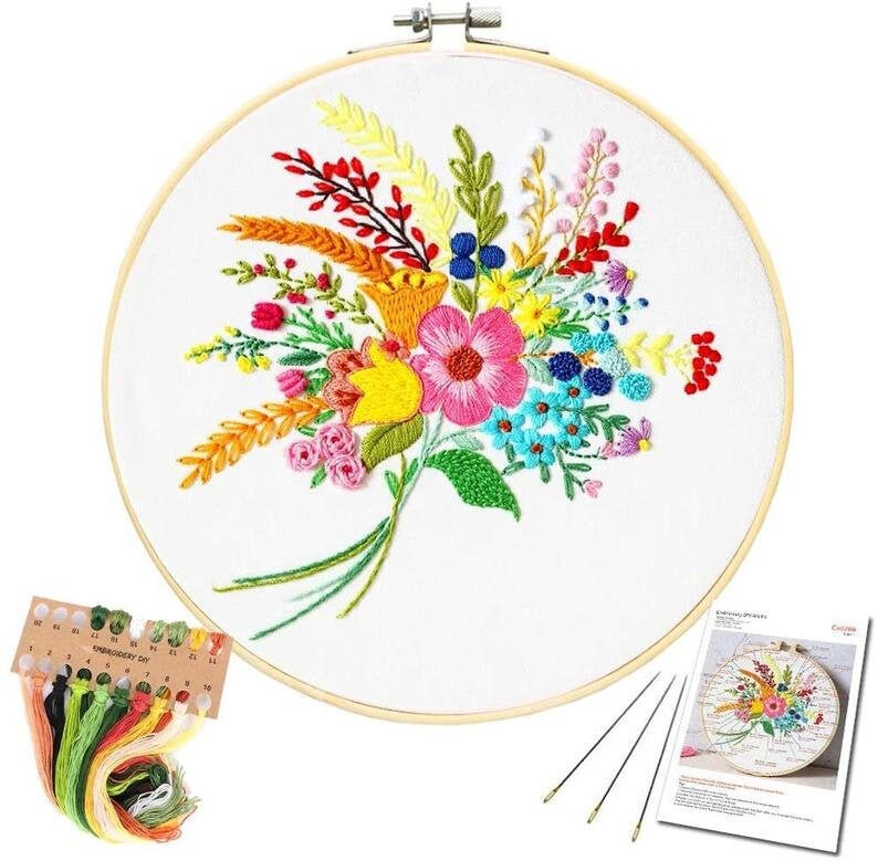 Hand Embroidery Kit for Beginners. Girls Hoop Art. Modern Hand Embroidery.  Starter Embroidery Kit. Line Art Embroidery Kit. 