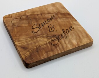 Olive wood coasters with individual engraving ideal as a gift e.g. for wedding