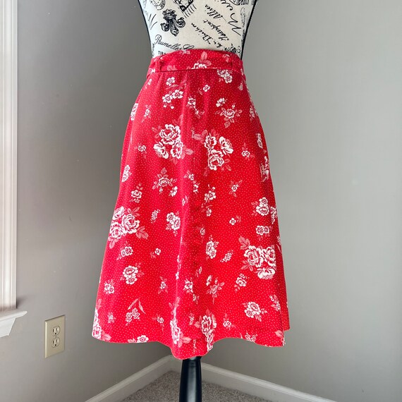 1970s red skirt with white flowers and waist sash… - image 2