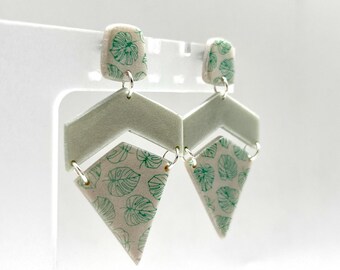 Pendientes colgantes con estampado de monstera