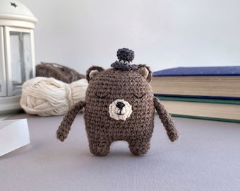 Kleiner Bär im Top Mütze Plüschwolle Spielzeug, Miniatur Teddybär Spielzeug Geschenk für Kinderzimmer