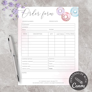 Op de afbeelding: Een afdrukbaar bestelformulier met een aquarel donut ontwerp. Het formulier bevat velden voor klantinformatie, artikelbeschrijvingen en totalen. Een zilveren pen en paarse bloemaccenten zijn ook aanwezig.