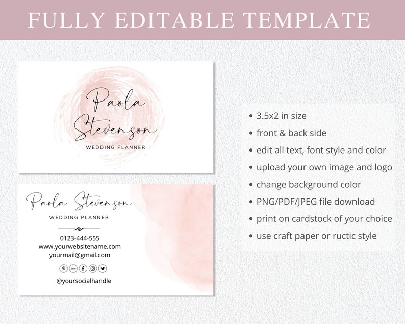 Puede incluir: Una plantilla de tarjeta de visita rosa y blanca para un planificador de bodas. La tarjeta presenta un fondo de estilo acuarela con el texto "Paola Stevenson Wedding Planner" y la informaci&oacute;n de contacto. La tarjeta mide 3,5 pulgadas por 2 pulgadas y se puede personalizar con tu propia imagen y logotipo.