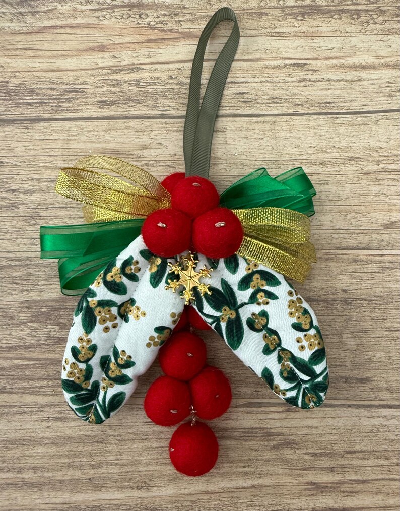 Rifle Paper Co Mistletoe in White Cotton Metallic Print Hanging