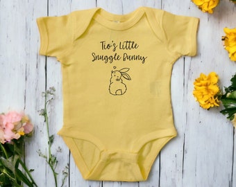 Tio's Little Snuggle Bunny Color Baby Romper, Spring Baby Shower Newborn Gift, Rabbit Easter Zwangerschap Reveal Present