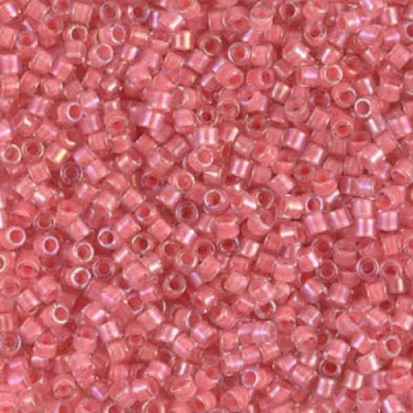 5 Gramm Miyuki Delica 11/0 DB0070 - Pink Coral Lined Crystal Luster