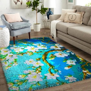 Anmutige Blüten: Klassischer Teppich mit Knüpfhaken, elegantes Blumendesign, traditioneller Wohnakzent