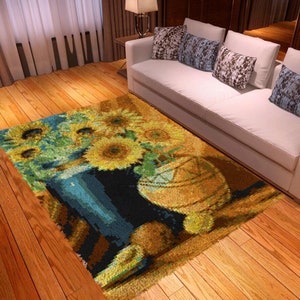 Spring Blossoms: Handmade Latch Hook Rug, Delicate Flower Illustrations, Ideal Gift for Flower Enthusiasts