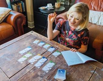 Schede di suggerimento per la narrazione: generatore di idee con opzioni infinite