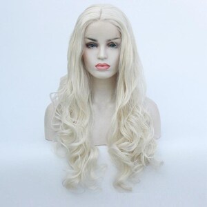 Perruque longue blonde naturelle lacets bouclés