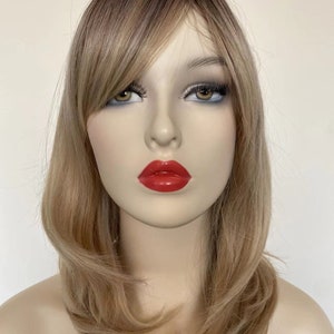 Fashion Synthetic Wigs Shoulder Length with Oblique Bangs,Wigs for White Women,Heat Resistant Wig