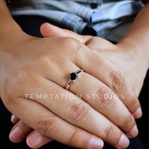 Black onyx ring , Cute Sterling Silver Ring, Statement Ring, Alternate Engagement Ring, Chic Jewelry