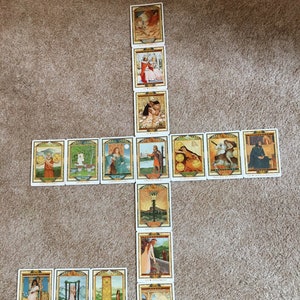 Tirada de Tarot de 13 Cartas de Cruz de Relación