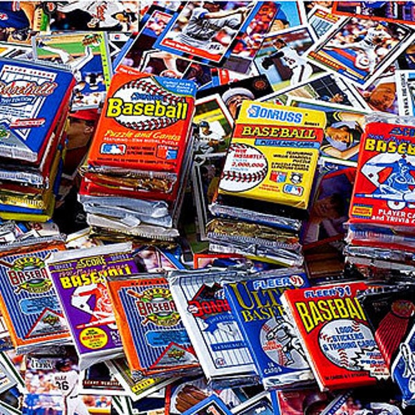 Clearing out house - 100 UN-OPENED Cards in Brand New un-opened Packs & (25) loose cards of your favorite baseball team LOT