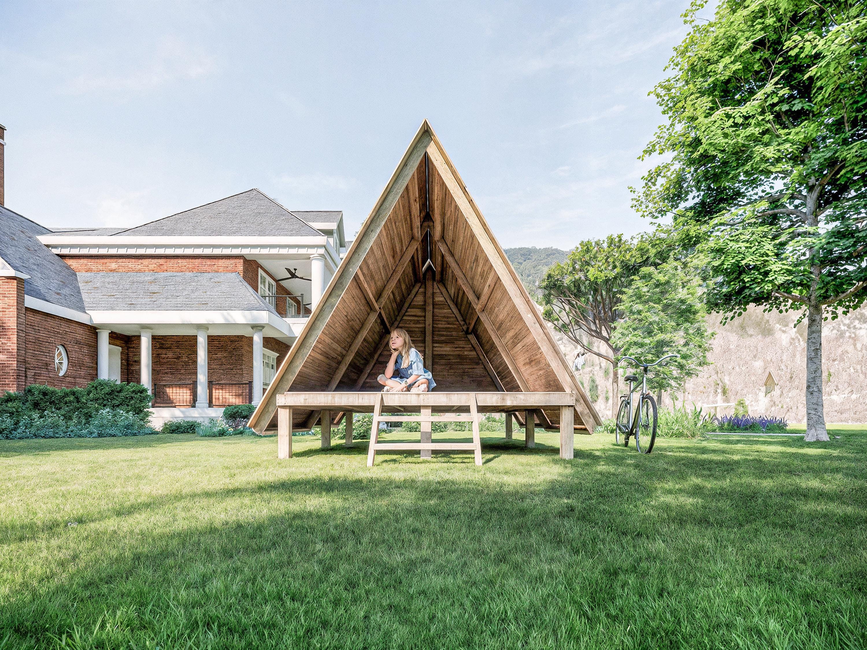 8x10 A Frame Playhouse DIY Wood Shelter Woodworking plan for Kids and Pets