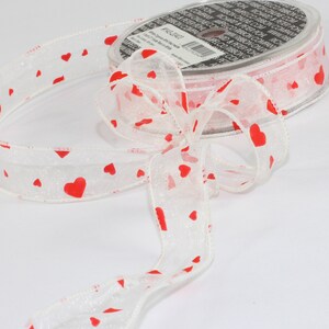 Cinta de Organza Blanca con Corazones Rojos de 1 pulgada de ancho por 81 Pies de largo Rojo Sobre Blanco