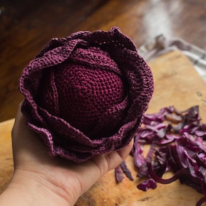 Crochet red cabbage for kids to play cooking, handmade vegetables, crochet food, vegan gift, kitchen decoration. zdjęcie 1