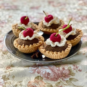 Schokoladen Cupcake häkeln: Rollenspiel, Nachtisch, Kinderküche