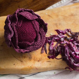 Crochet red cabbage for kids to play cooking, handmade vegetables, crochet food, vegan gift, kitchen decoration. zdjęcie 2