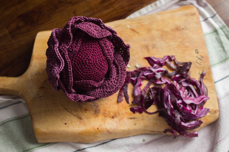 Crochet red cabbage for kids to play cooking, handmade vegetables, crochet food, vegan gift, kitchen decoration. zdjęcie 2