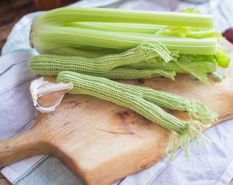 Knitted celery for cooking fun baby soup, vegetable, kitchen play food, sensory toys, handcrafted toy, safe for all ages.