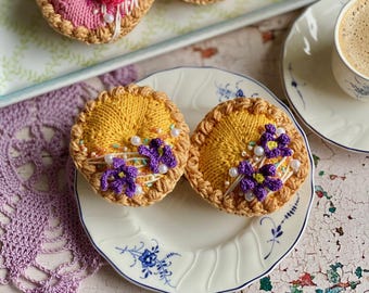 Crochet Cupcake with Purple Flowers, Icing, and Beaded Sprinkles, Kitchen Toy