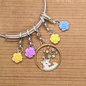 Flower Forest-Themed Set of 5 Stitch Markers for Crochet, Locking Stitch Charm, Knitting Materials, Clasp Counters, Yarn Progress Reminder
