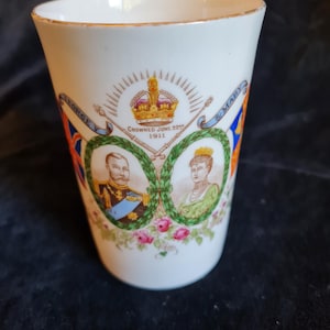 1911 Coronation Aynsley Beaker featuring Dreadnought George V (A549)