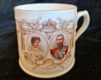 Royal Doulton-mok voor de kroning van 1911 (A550)