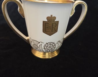 Minton Loving Cup for Queen  Elizabeth 2nd (A611)