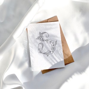 | de cartes conçues pour le lettrage S avec des fleurs de plumeria | artisanat dessiné à la main artisanat calligraphie carte mini design art kraft lettres vierges salutation