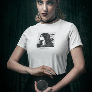 The Morrigan, keltisches Göttin-T-Shirt, Morrigan-T-Shirt, keltische Mythologie-Kunst, Kleiderrabe, irische Gottheit, Prophezeiungs-Symbol-T-Stück, Rabenhemd
