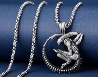 Alien Xenomorph Pendant Alien Jewelry, Face Hugger Charm Sci-Fi Gift, Biomechanical Necklace, H.R. Giger Inspired, Alien Necklace Covenant