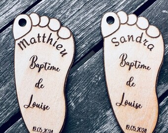 Marque place en bois Petits Petons  pour baptême