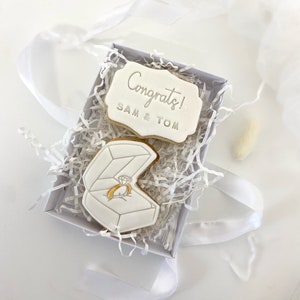 Engagement biscuits|engagement cookies|wedding cookies|engagement gift|