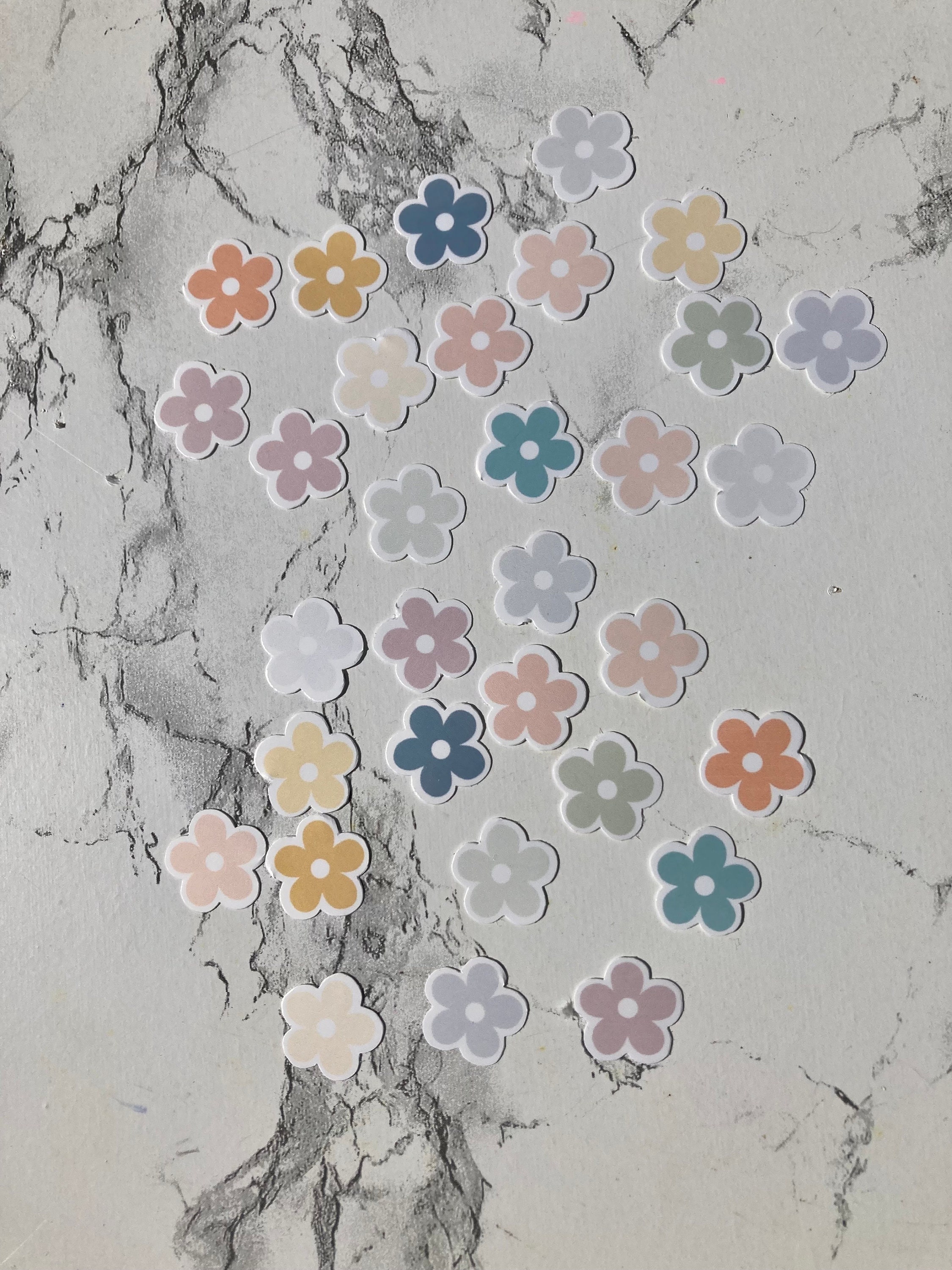 585 Pcs Mini Flower Stickers for Scrapbooking,Boho Tiny Stickers Small Cute  Stickers Self-Adhesive Pastel Stickers Vinyl Flower Decals for Water