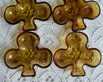 VINTAGE Indiana Glass Tiara Amber Naczynia na przekąski Karta Stolik Koniczyna/Klub Zestaw 4