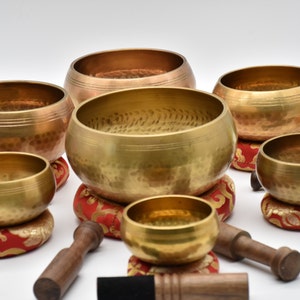 Beautyfull Tibetan handhammering singing bowl set-made from Nepal-sound healing singing bowl-singing bow set