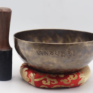 8 inch Full Moon Singing Bowl - Tibetan Spiritual Himalayan Healing Singing Bowls - Meditation, Therapy, Chakra Healing - Made in Nepal