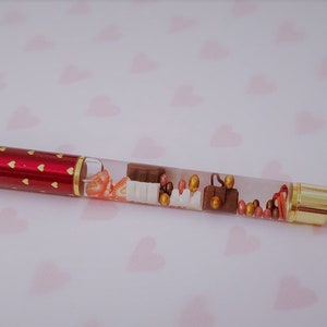 Chocolate and strawberries float pen