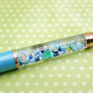 Giraffe float pen