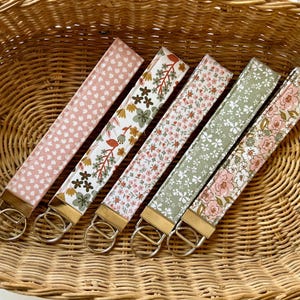 Gift Idea Women Floral Wristlet Keychain Practical Car Key Organizer Fabric Key Fob Handmade Quality Multiple Color Options Vintage Pattern Gingham Design Shabby Chic Style Cottagecore Aesthetic Metal Hardware Durable Construction Six Inch