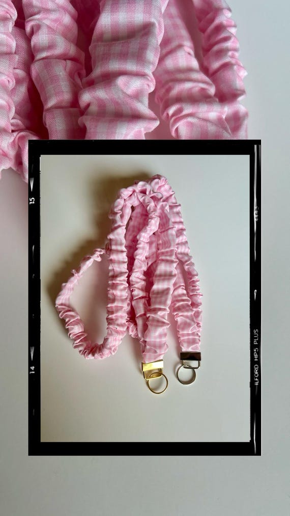 Gingham Badge Lanyard Nurse Accessory Cute Design Pink Fabric Id Holder Stretchy Material Fashionable Style Teacher Gift Scrunchie Key